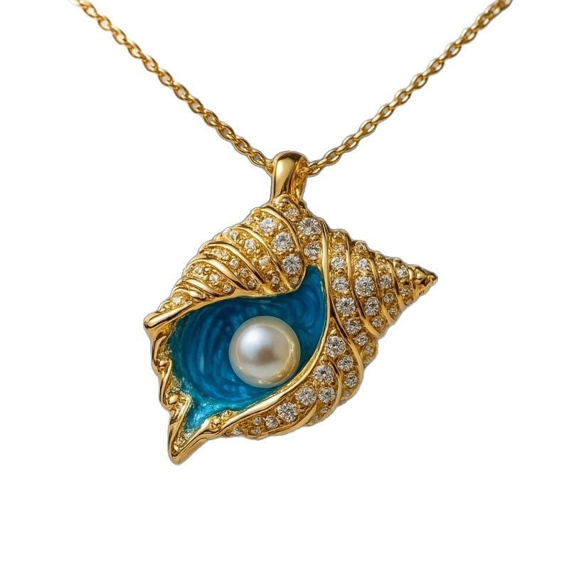 Ocean Whisper – Golden Shell Pearl Pendant Necklace