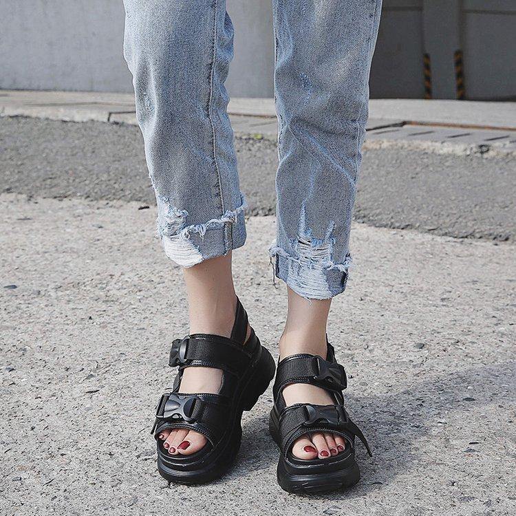 Chunky Platform Strap Sandals – Eccentric You
