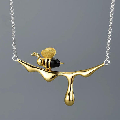 Bee 18K Gold Plated Pendant Necklace - Eccentric You